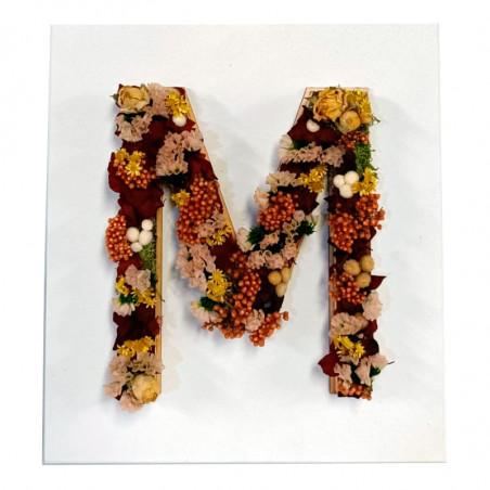 LETRA PERSONALIZADA SOBRE MARCO CON FLORES SECAS